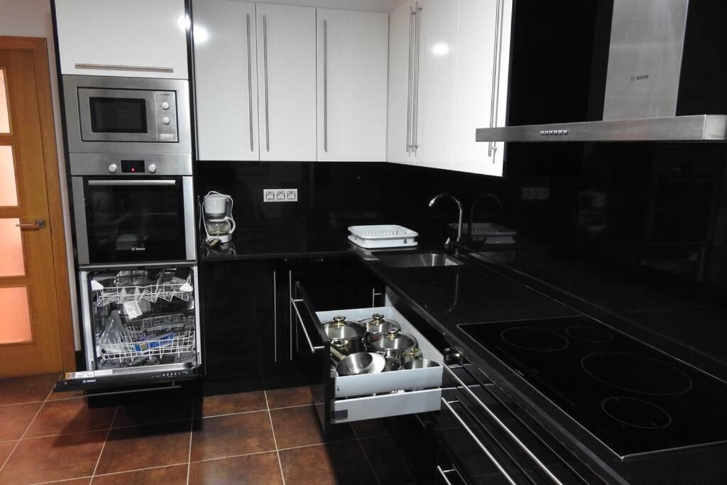 Apartamento De 4 Dormitorios En Camariñas المظهر الخارجي الصورة